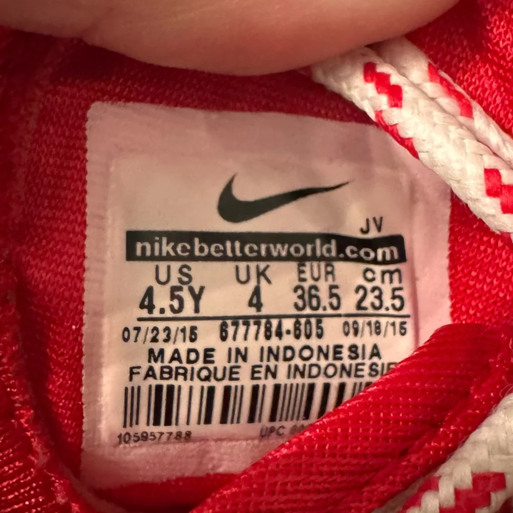 Nike Roshe One Youth Sneakers Red White Heart Print Size 4.5Y